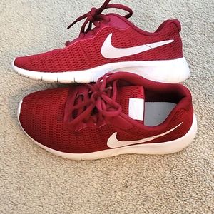 Nike running shoes Burgundy